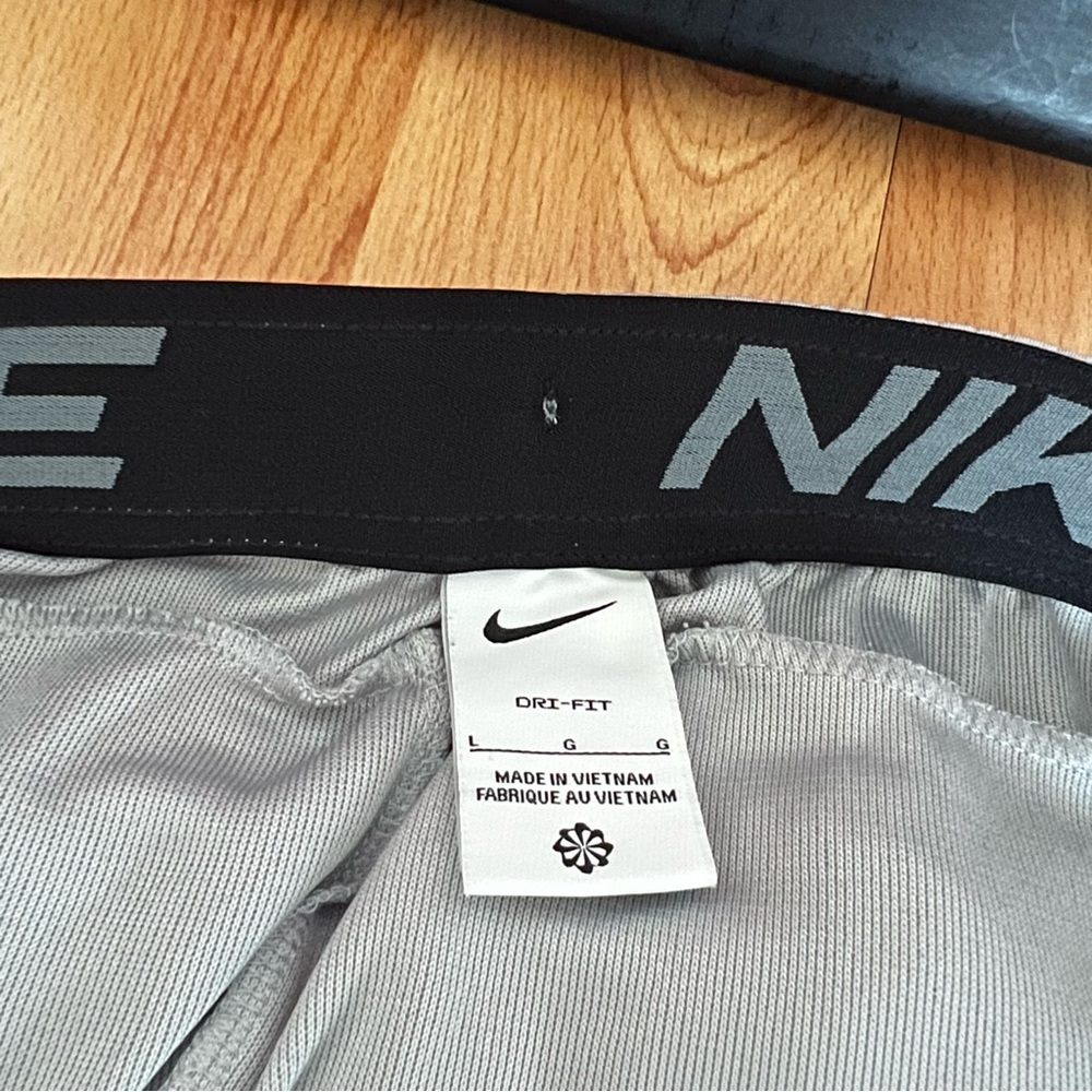 Nike Dri Fit Shorts  Size Large Three Pairs - Picture 4 of 14